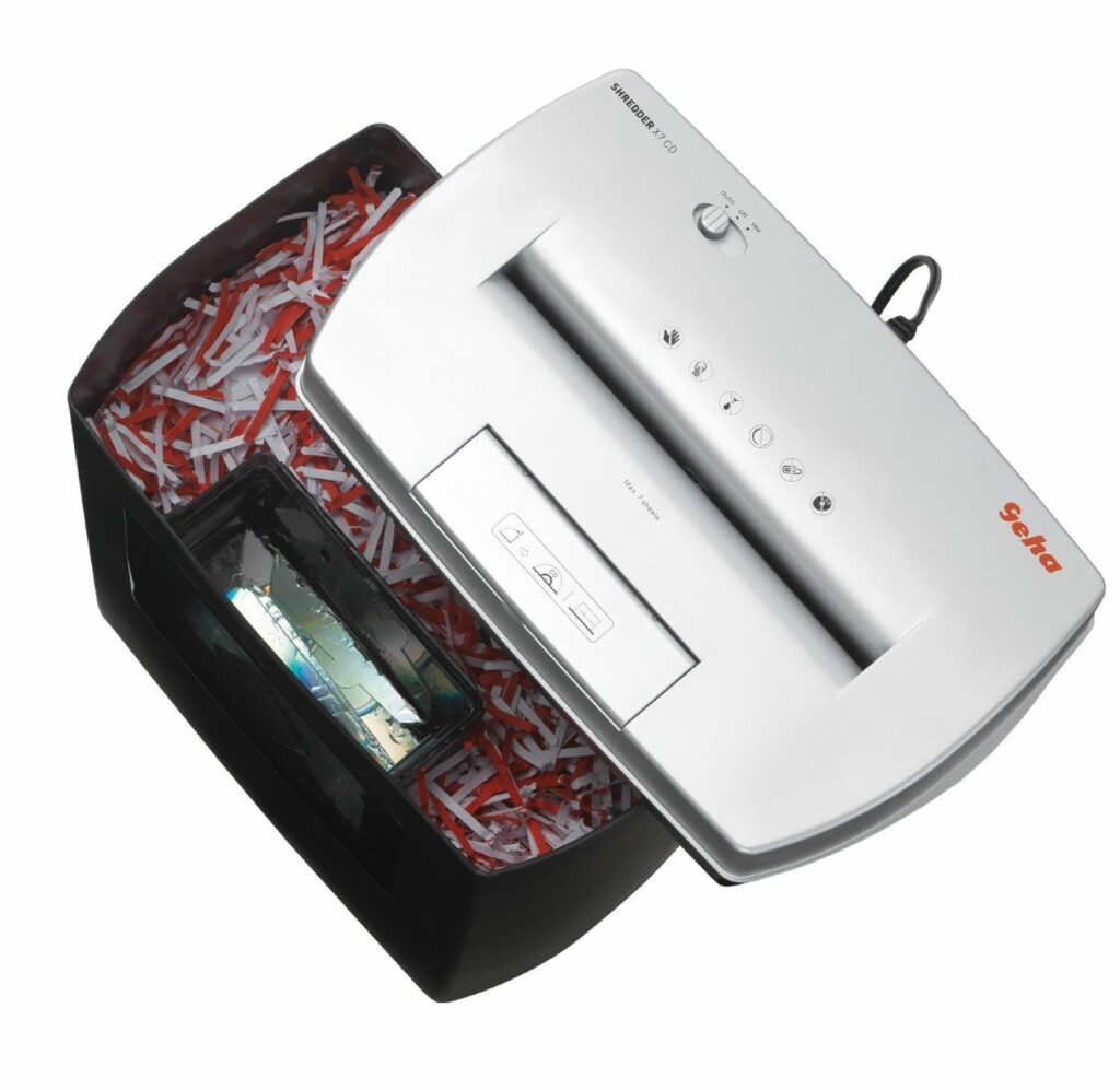 Aktenvernichter von Geha mit abnehmbaren Bedienelement Aktenvernichter von Geha mit abnehmbaren Bedienelement in silber