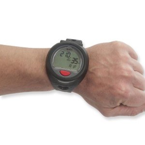 Tauchcomputer als Armbanduhr am Handgelenk