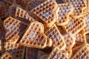 Viele herzförmige Waffeln