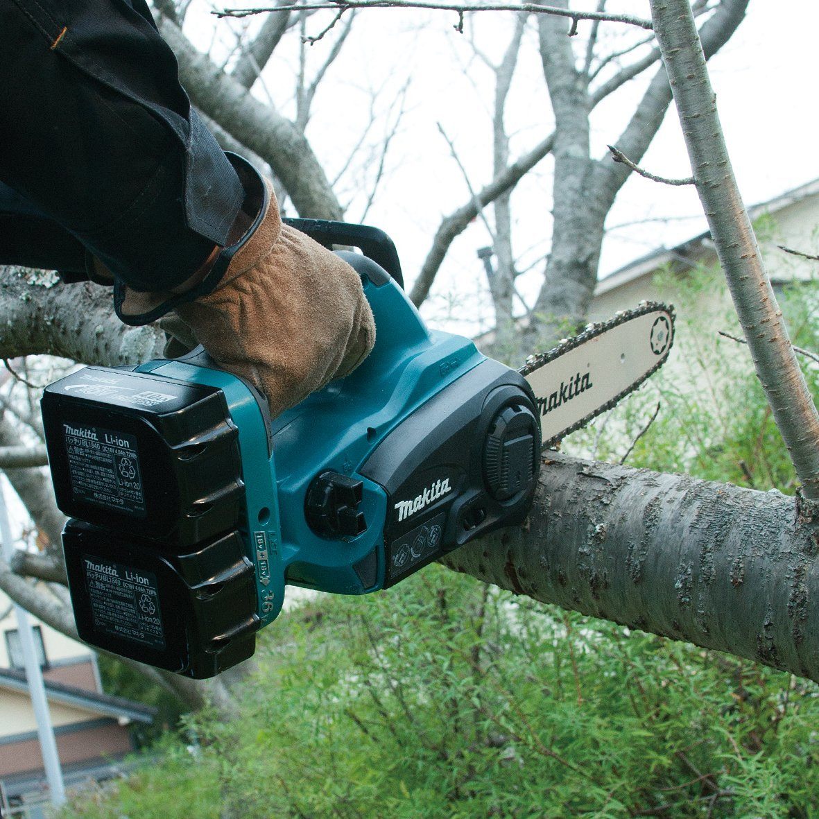 Makita DUC252Z Blau-Schwarz Akku-Kettensäge 36 V (ohne
