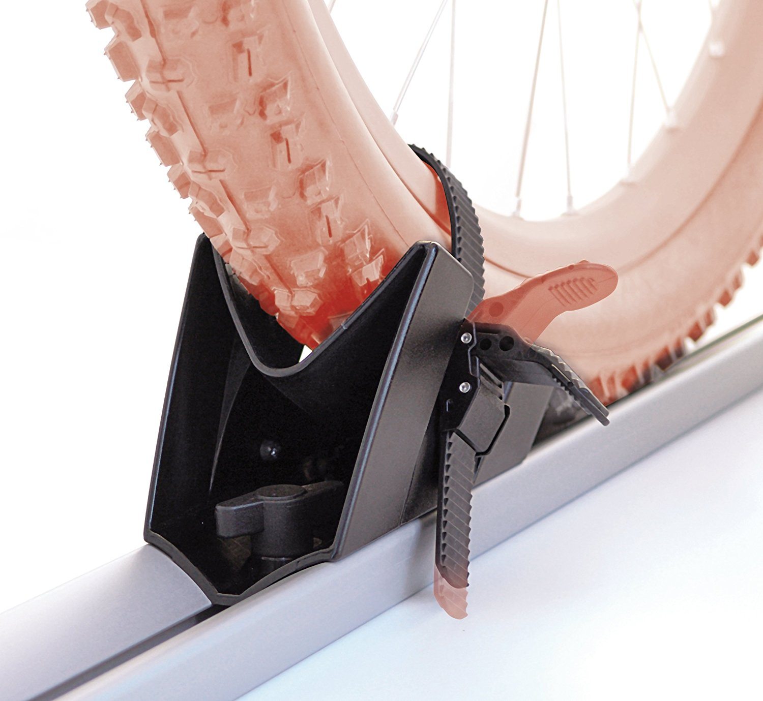 Befestigung an der Radschiene bei einem Fahrradträger von Atera