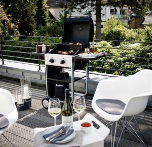 Enders BBQ Gasgrill BROOKLYN, Gas Grill 86706, 2 Guss-Brenner stufenlos, Grillwagen mit Grillhaube, Warmhalterost, Seitenablage