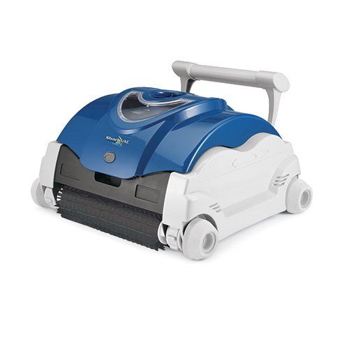 Frontansicht von einem Hayward Shark Vac Poolroboter