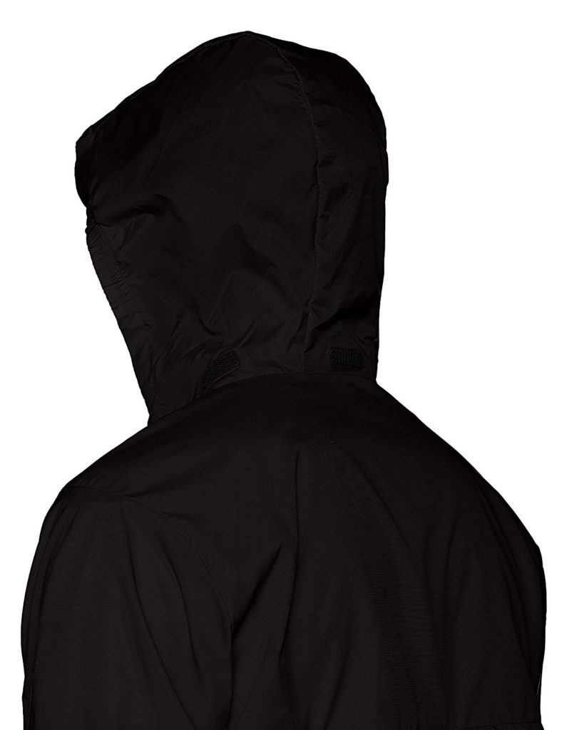 Schwarze Liga Core Regenjacke von Puma im Test