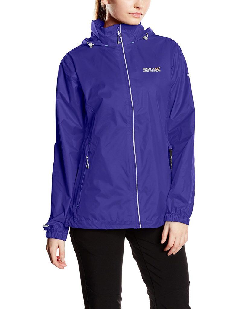 Frau mit Regenjacke Regatta Damen Corinne III im Test