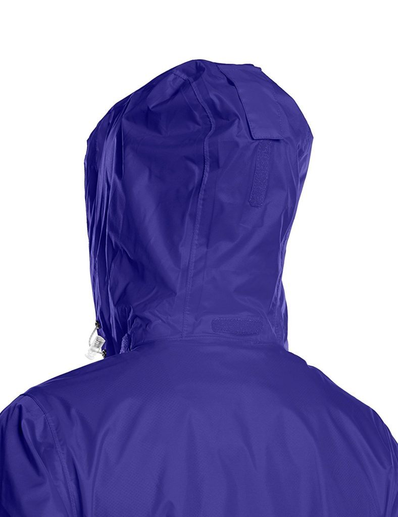 Frau mit Regenjacke Regatta Damen Corinne III im Test