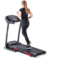 ein Frau laufe auf dem Laufband Test