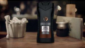 Im Test das Axe Dark Teptation Duschgel im Badezimmer
