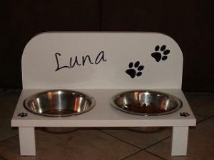 In Schalen das Platinum Hundefutter im Test