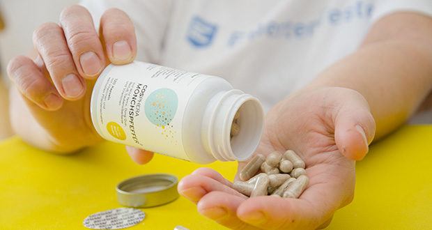Cosphera Mönchspfeffer Kapseln im Test - je Tagesdosis sind 100 mg Mönchpfeffer enthalten