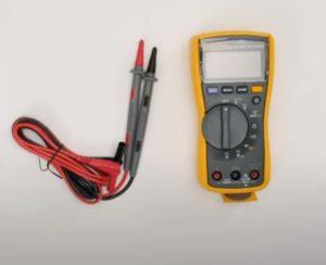 Wie funktioniert ein Fluke Multimeter im Test und Vergleich bei Expertentesten?