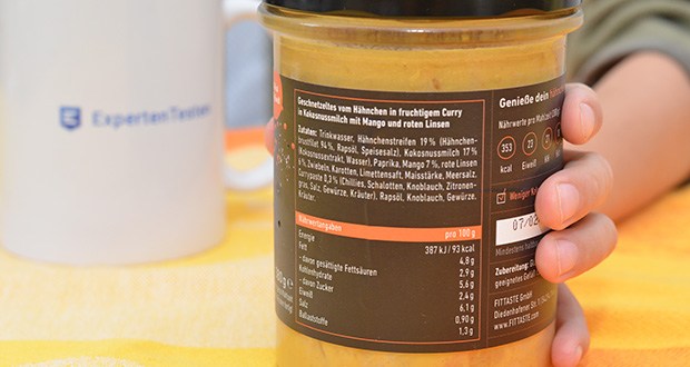 FITTASTE Hähnchen Mango Bowl im Test - Inhaltsstoffe: Trinkwasser; Hähnchenstreifen 19% (Hähnchenbrustfilet 94%, Rapsöl, Speisesalz); Kokosnussmilch 17% (Kokosnussextrakt, Wasser); Paprika; Mango 7%; rote Linsen 6%; Zwiebeln; Karotten; Limettensaft; Maisstärke; Meersalz; Currypaste 0,3% (Chillies, Schalotten, Knoblauch, Zitronengras, Salz, Gewürze, Kräuter); Rapsöl; Knoblauch; Gewürze; Kräuter