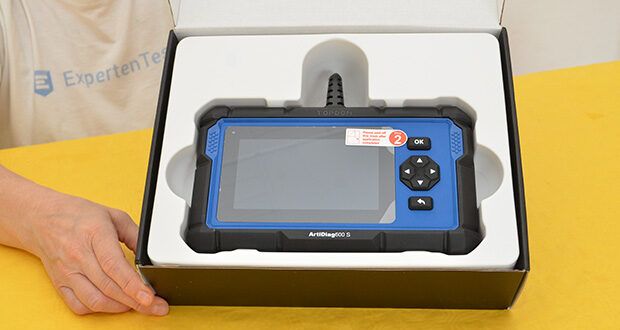 Topdon Artidiag 600S OBD2 Diagnosegerät im Test - Verpackungsabmessungen: 28.8 x 22.6 x 8.4 cm; Gewicht: 1.01 kg