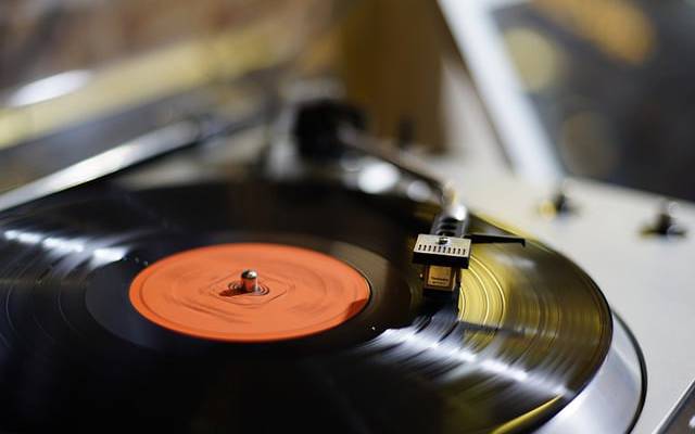 Rock Antenne - die besten 3 Rocksongs aus 666 Songs