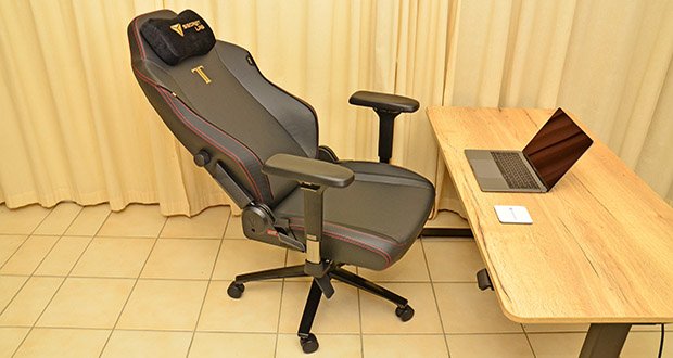 Secretlab Titan Evo Gaming Stuhl im Test - Durchgehende Rückenlehne mit 165-Grad-Neigung
