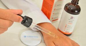 Biovallue Vitamin C Serum im Test - Praktische Pipetten-Applikation