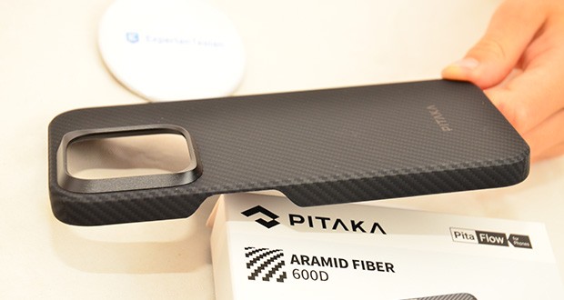 pitaka MagEZ Case 4 Hülle für iPhone 15 Pro Schwarz/Grau im Test - Nur 0,95mm dünn