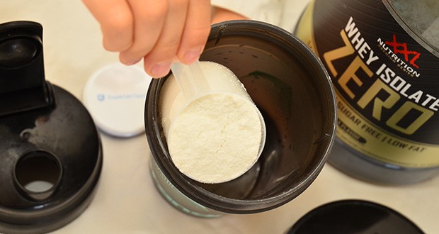XXL Nutrition Whey Isolate Zero im Test - Flexibel einsetzbar (Shakes, Backen, Kochen)