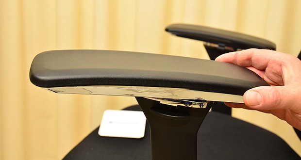 CLOUVOU Ergonomischer Bürostuhl im Test - Anpassbare 4D Chrom-Metallarmlehnen