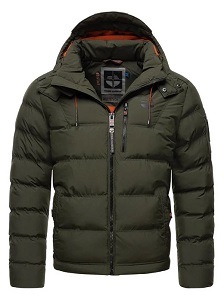 Nach diesen Testkriterien werden Winterjacken für Herren bewertet