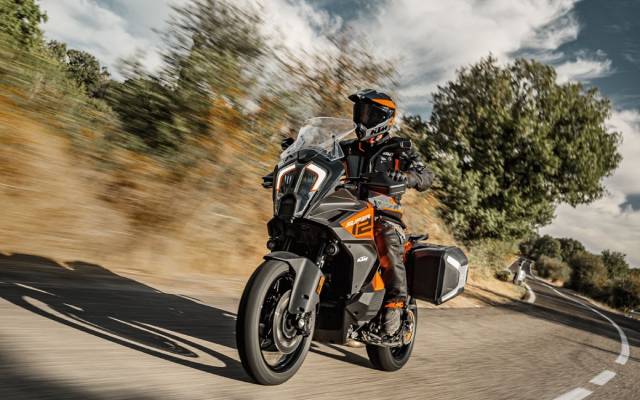 Adrenalin-Freak-Bestätigung: Die neue KTM-Powerwear Kollektion 24 ist da! KTM enthüllt innovative Powerwear