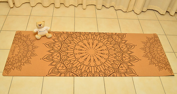 Divasya Yogamatte Kork aus Naturkautschuk im Test - Ästhetisches, schlichtes Design